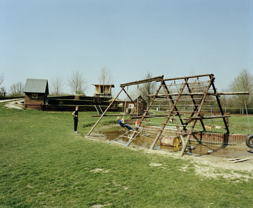 118139 Gezicht op de speeltuin aan de Bijnkershoeklaan te Utrecht.